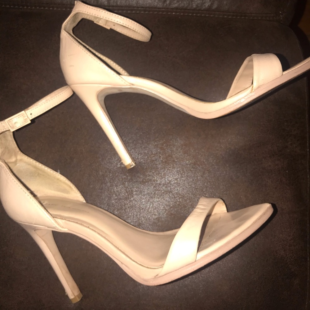 🤩Zara 37 Nude Minimalist Heel 🤩